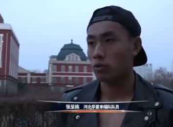 在最近两场对阵纽卡和布莱顿的比赛中，加拉格尔和里斯-詹姆斯都分别因为得到两张黄牌而离开了比赛。